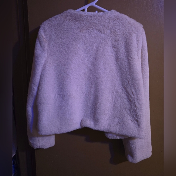 NWT cream faux fur jacket - Picture 2 of 6